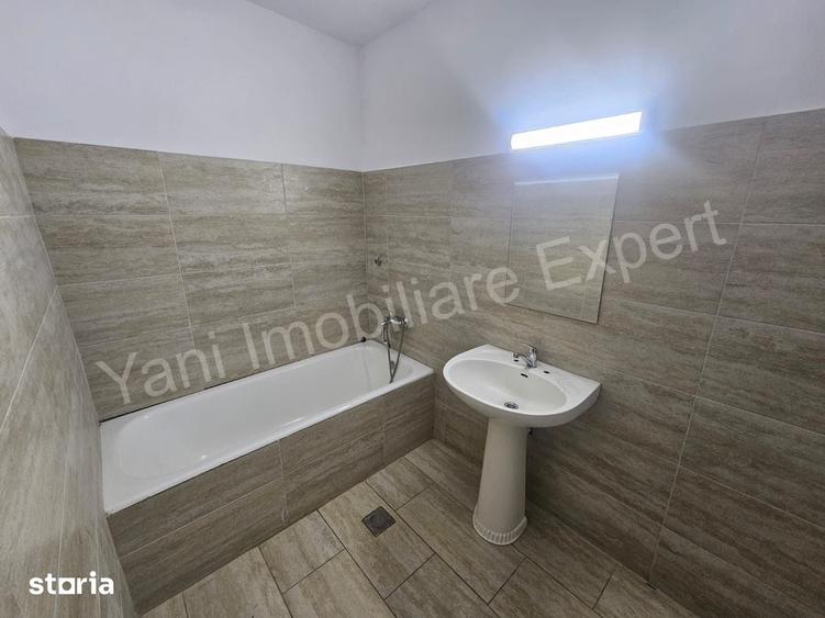Casă cu 8 camere cu Teren 1500 Mp în Central