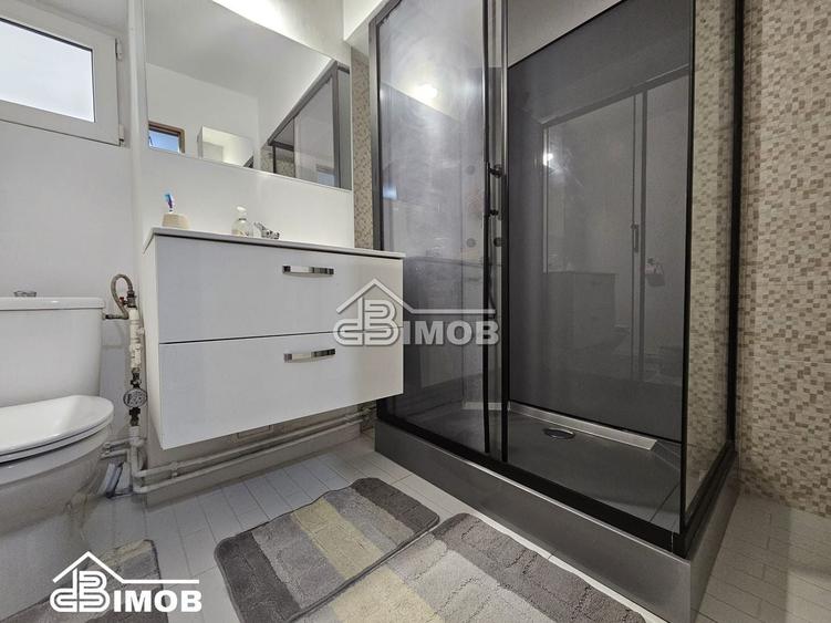 Apartament cu 3 camere decomandat, mobilat în Micro 11