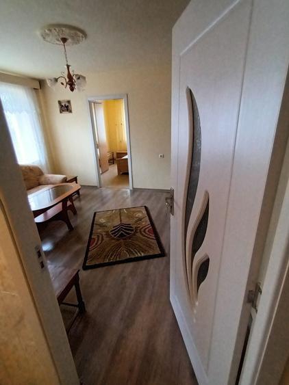 Apartament cu 2 camere decomandat în Chețani