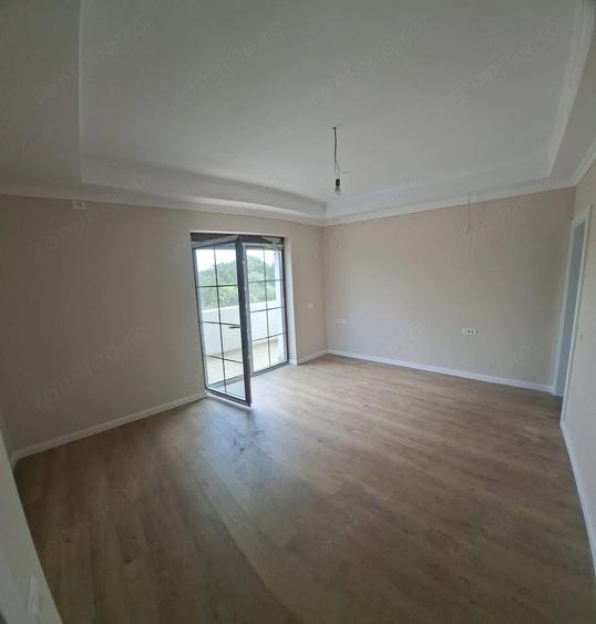 Casă cu 5 camere cu Teren 250 Mp în Torontalului
