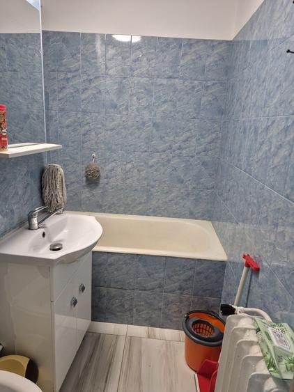 Apartament cu 4 camere decomandat în Pantelimon