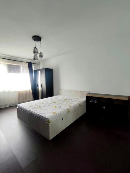 Apartament cu 2 camere decomandat în Bd. Independenței