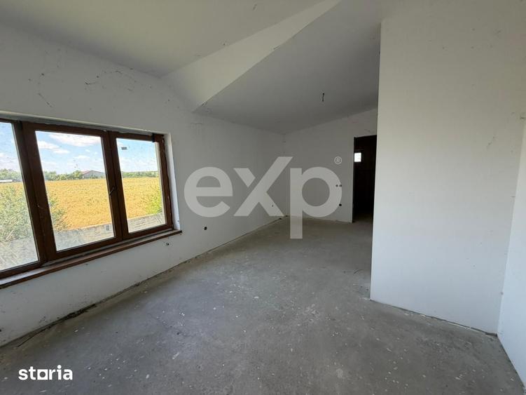 Casă cu 6 camere cu Teren 1000 Mp în Butimanu