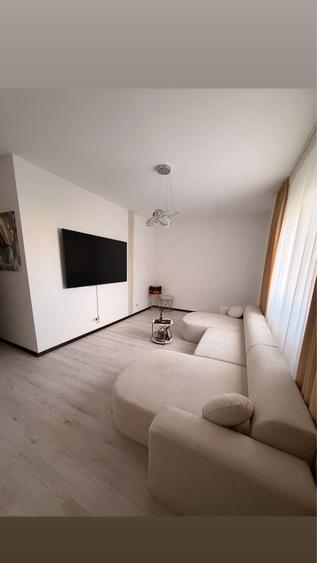 Apartament cu 3 camere decomandat în Mihai Bravu