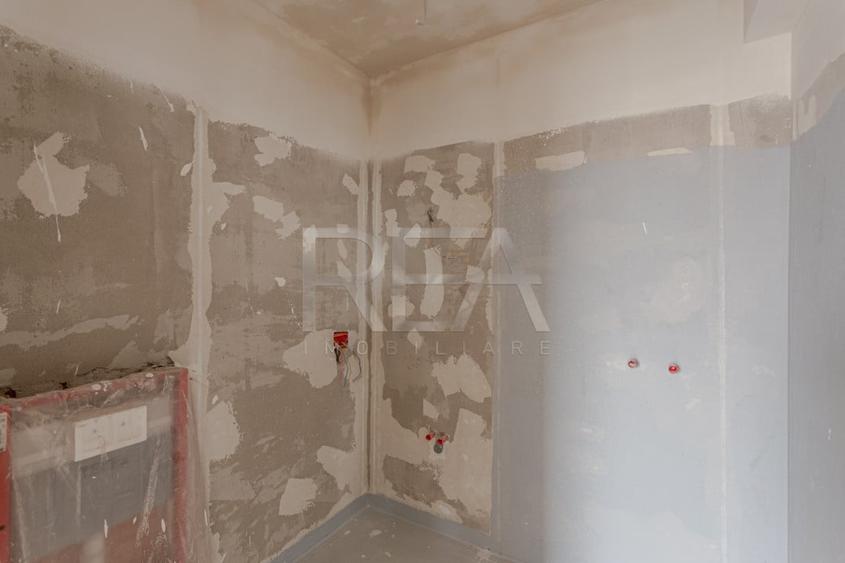 Apartament cu 3 camere semidecomandat în Matei Voievod