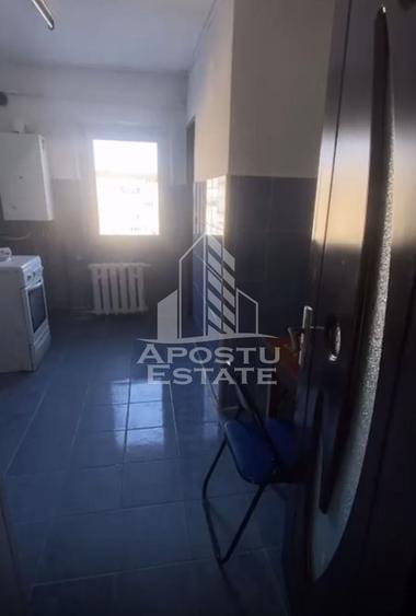 Apartament cu 3 camere decomandat în Dorobanților