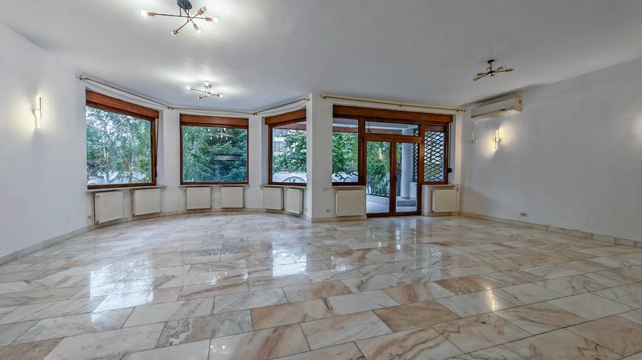 Casă individuală cu 7 camere cu Canalizare în Herăstrău