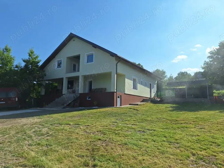 Casă cu 6 camere cu Teren 2900 Mp în Șiștarovăț