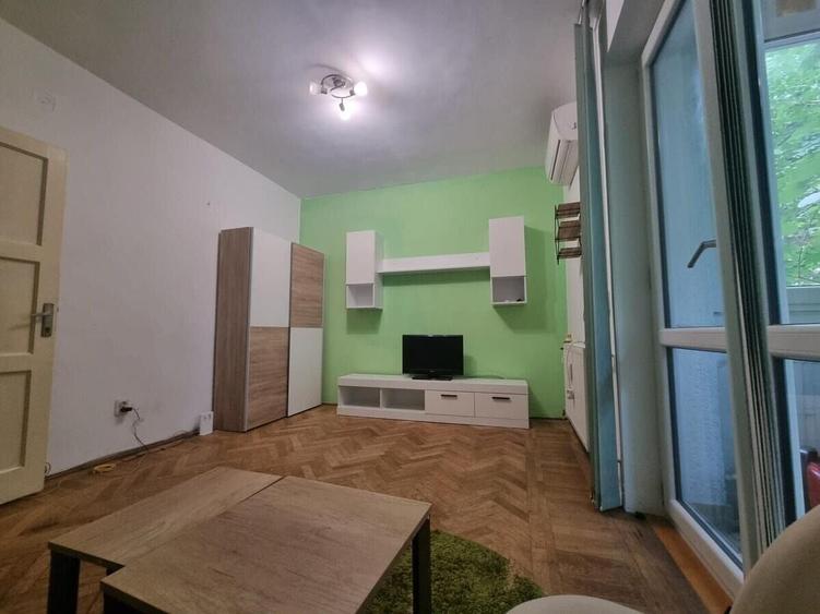 Garsonieră decomandată, mobilată în Baba Novac