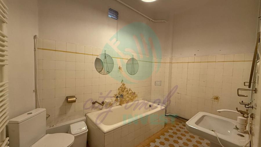 Casă individuală cu 4 camere cu Canalizare în Dorobanți