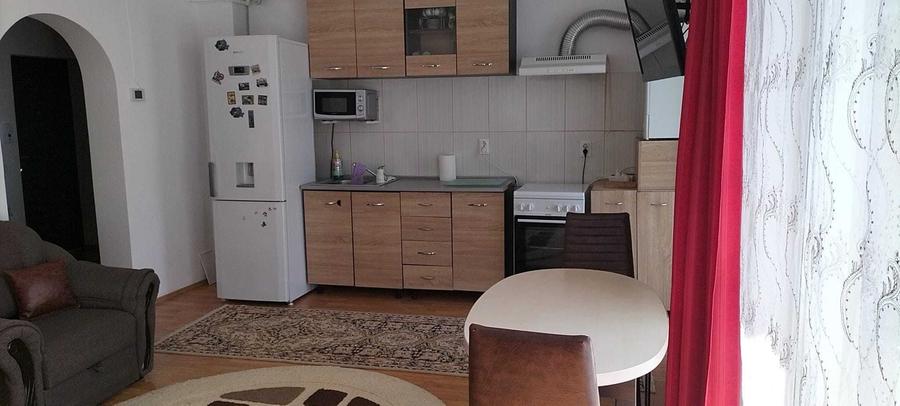 Apartament cu 2 camere semidecomandat în Florești