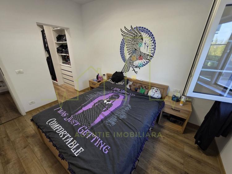 Duplex cu 5 camere cu Canalizare în Ghiroda