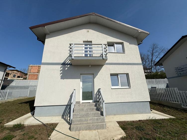 Casă individuală cu 4 camere! Dormitor la parter și 600mp teren! Comision 0% - 1
