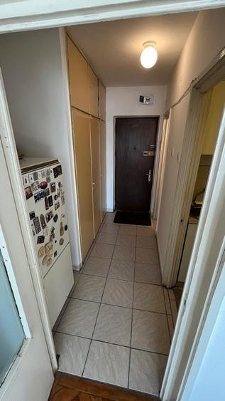 Garsonieră decomandată, mobilată în Pajura