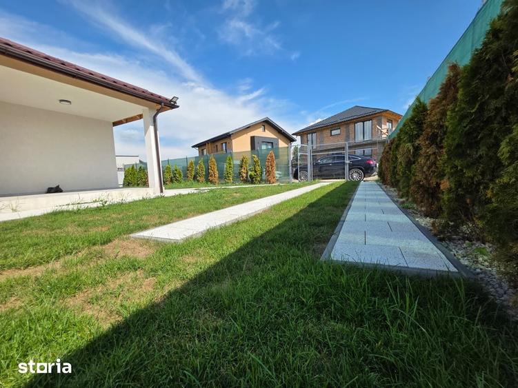 Casă cu 4 camere decomandat cu Teren 600 Mp în Hărman