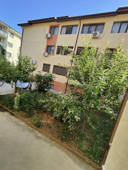 Apartament cu 3 camere decomandat în Victoriei