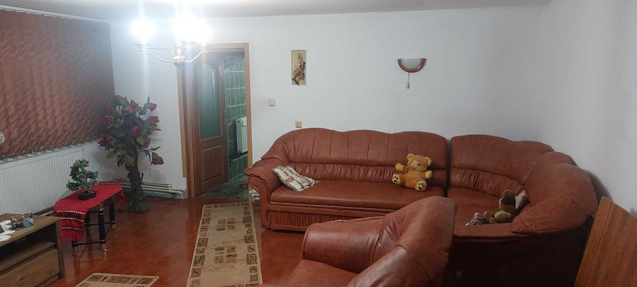 Casă cu 4 camere în Exterior Vest