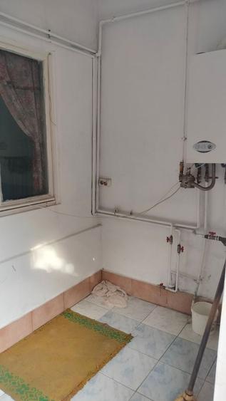 Casă individuală cu 6 camere cu Canalizare în Dorobanților