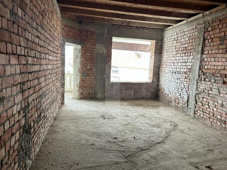 Casă individuală cu 8 camere cu Piscina în Dorohoi