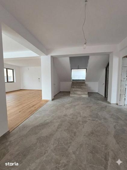 Casa P+1+M/5 camere/ASFALT/COM.BERCENI/COMISION 0% - 7
