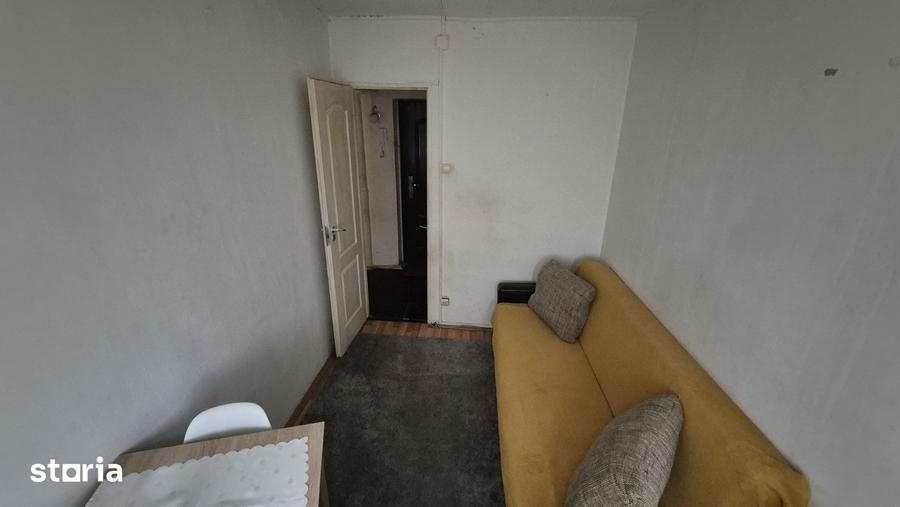 Apartament cu 3 camere semidecomandat în Șagului
