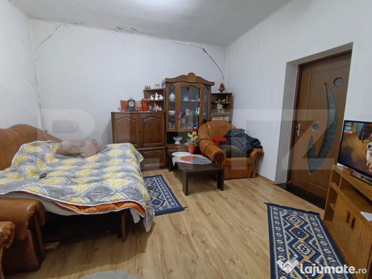 Casă cu 3 camere cu Teren 800 Mp în Var