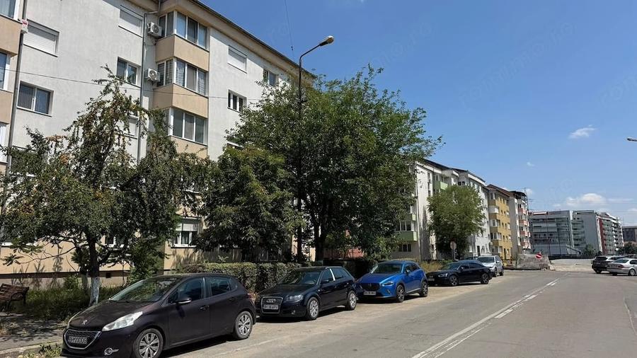 Apartament cu 2 camere decomandat în Iosia