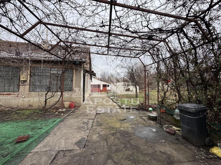 Casă individuală cu 3 camere cu Teren 688 Mp în Ronaț