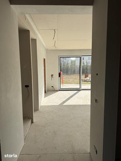 Casă cu 5 camere decomandat cu Teren 380 Mp în Giroc