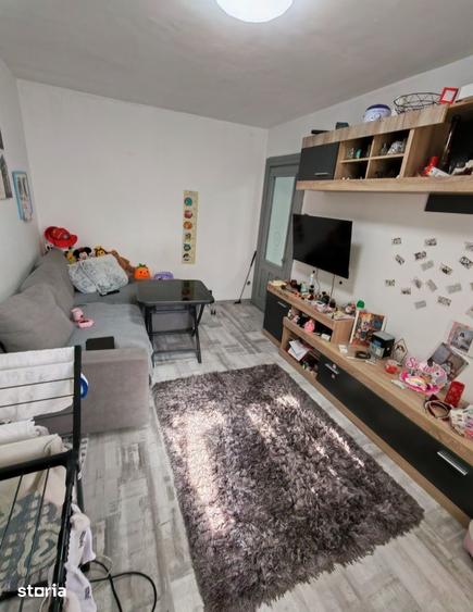 Apartament cu 2 camere semidecomandat în Calea București