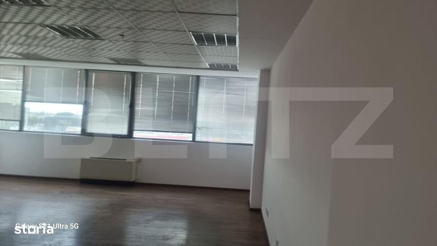 Spațiu comercial, de 1,600 mp, în Central