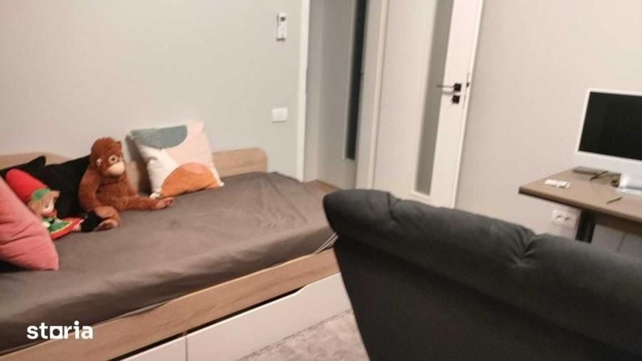 Casă cu 4 camere cu Teren 100 Mp în 1 Decembrie