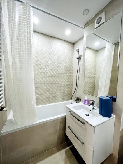 Apartament cu 2 camere semidecomandat în Cățelu