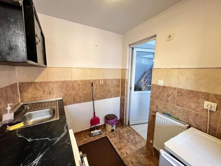 Apartament cu 2 camere decomandat, mobilat în Central