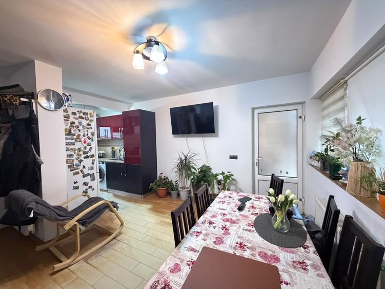 Duplex cu 4 camere cu Garaj în Florești