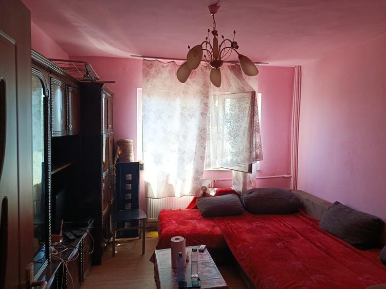 Garsonieră semidecomandată în Zimandu Nou
