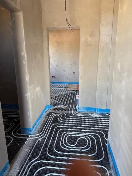 Casă individuală cu 4 camere cu Canalizare în Est