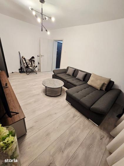 Apartament cu 2 camere decomandat în 1 Mai