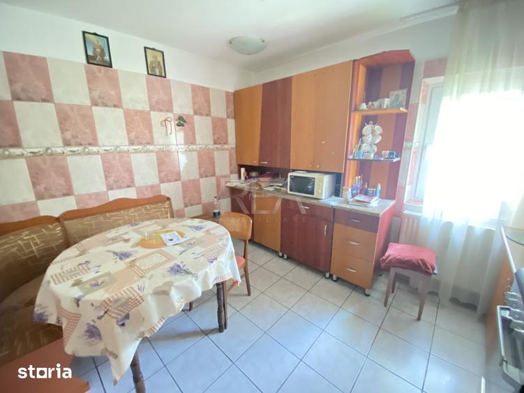 Apartament cu 4 camere decomandat în Rahova