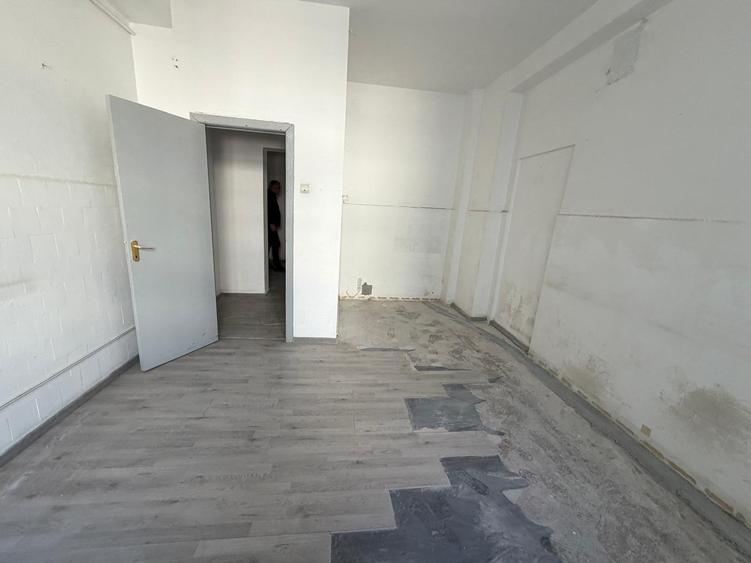 Spațiu comercial, de 125 mp, în Dristor