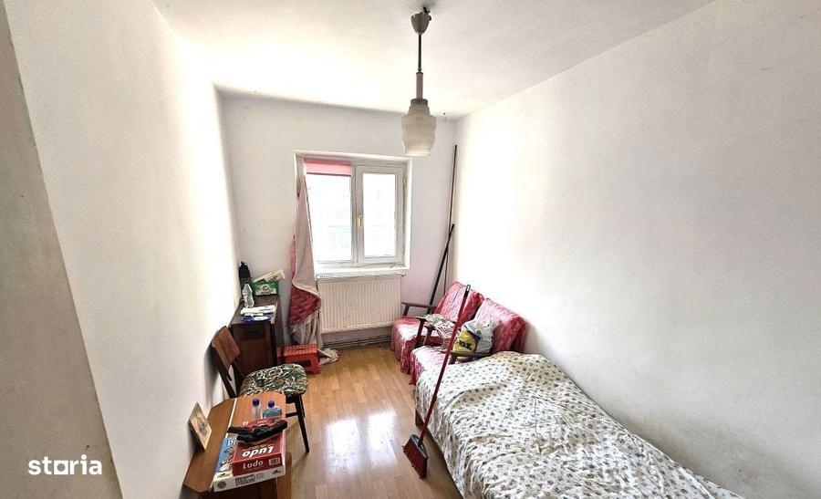 Apartament cu 3 camere decomandat în Alexandru cel Bun