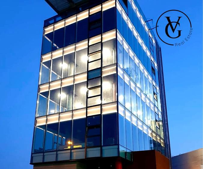 Spațiu comercial, de 963.90002441406 mp, în Peninsula