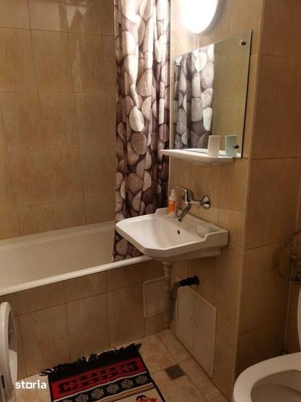 Apartament cu 3 camere decomandat în Între Lacuri