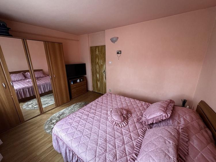 Apartament cu 2 camere semidecomandat în Rogerius