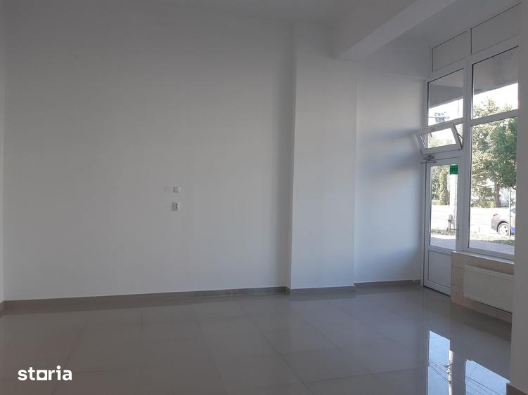 Spațiu comercial, de 55 mp, în Podu Roș
