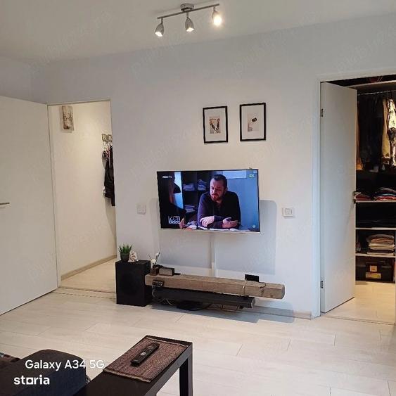 Apartament cu 3 camere semidecomandat în Central