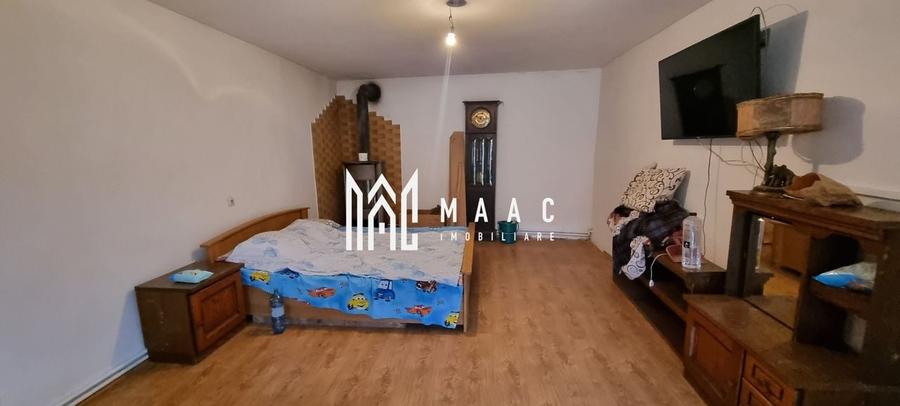 Casă individuală cu 9 camere cu Canalizare în Șeica Mare