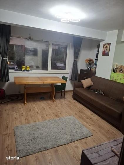 Proprietar Vand apartament 2 camere - 3