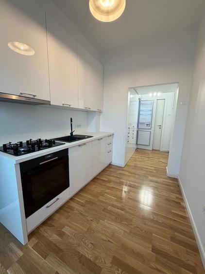 Apartament cu 3 camere semidecomandat, mobilat în Universitate