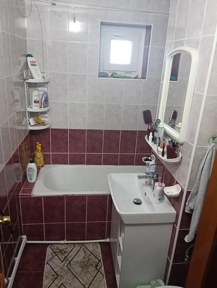 Apartament cu 2 camere decomandat în Micro 5